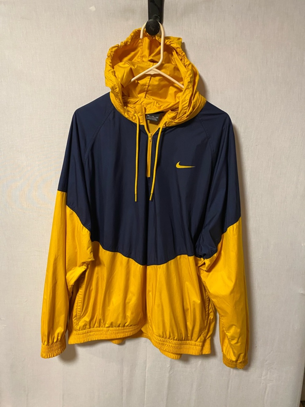 Nike Men’s Navy and Yellow Hooded Colorblock Windbreaker